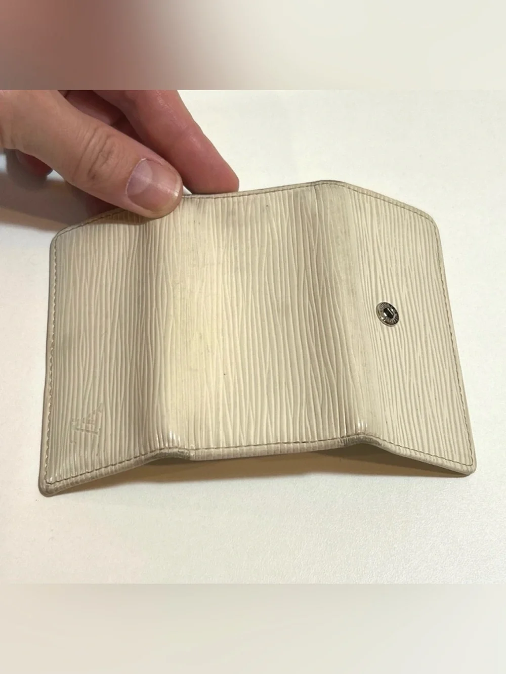 Louis Vuitton Cream Epi Leather Key Holder